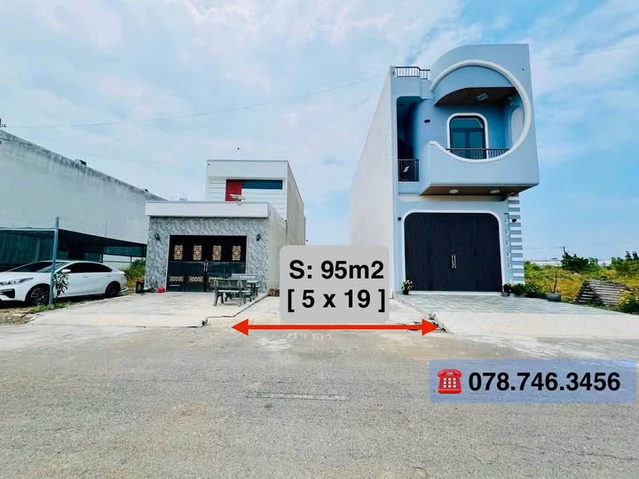 Bán gấp lô đất tái định Cư Hàm Liêm 95m2, giá 1,35 tỷ, gần Phan Thiết