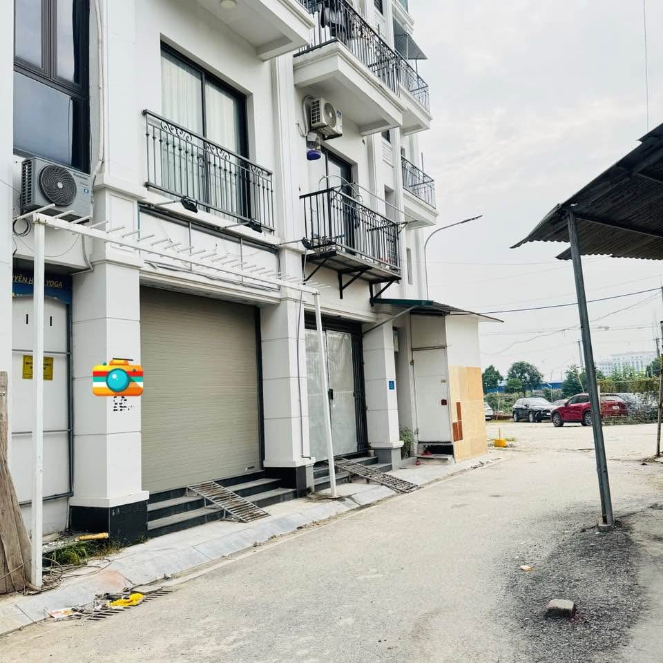 Bất động sản nằm tại mặt ngõ kinh doanh sầm uất trên đường Hoàng Quốc Việt