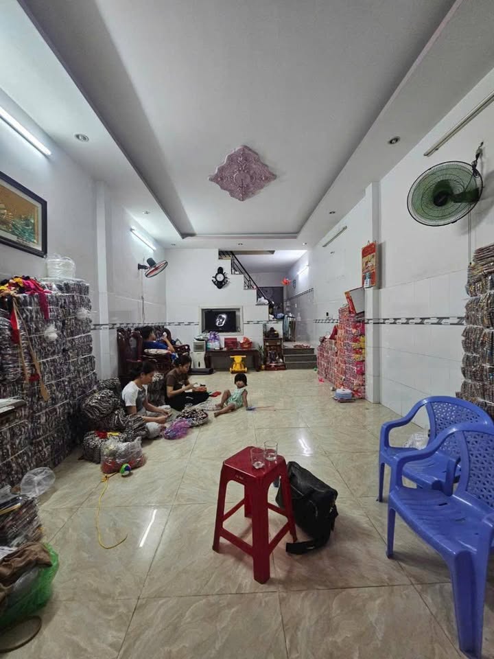 Nhà 2,5 tầng, hẻm 6m thông thoáng tại đường 26/3, Bình Tân, giá tốt