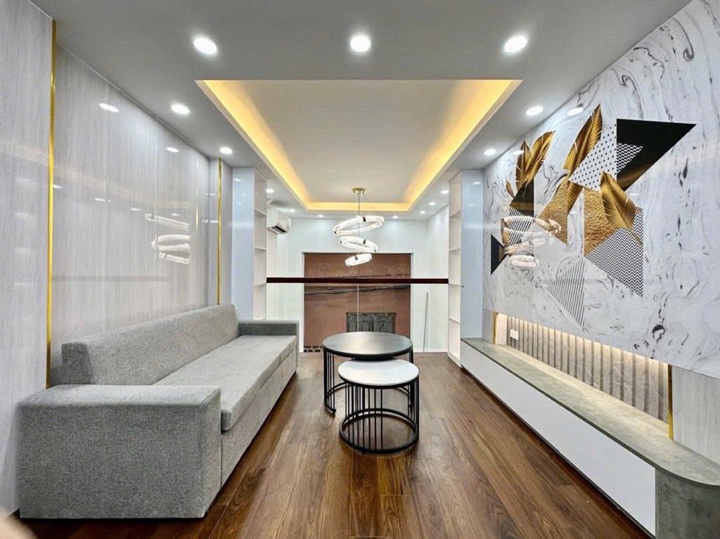 Nhà Khương Trung 30m2, 5 tầng, 40m ra ô tô, sẵn vali về ở