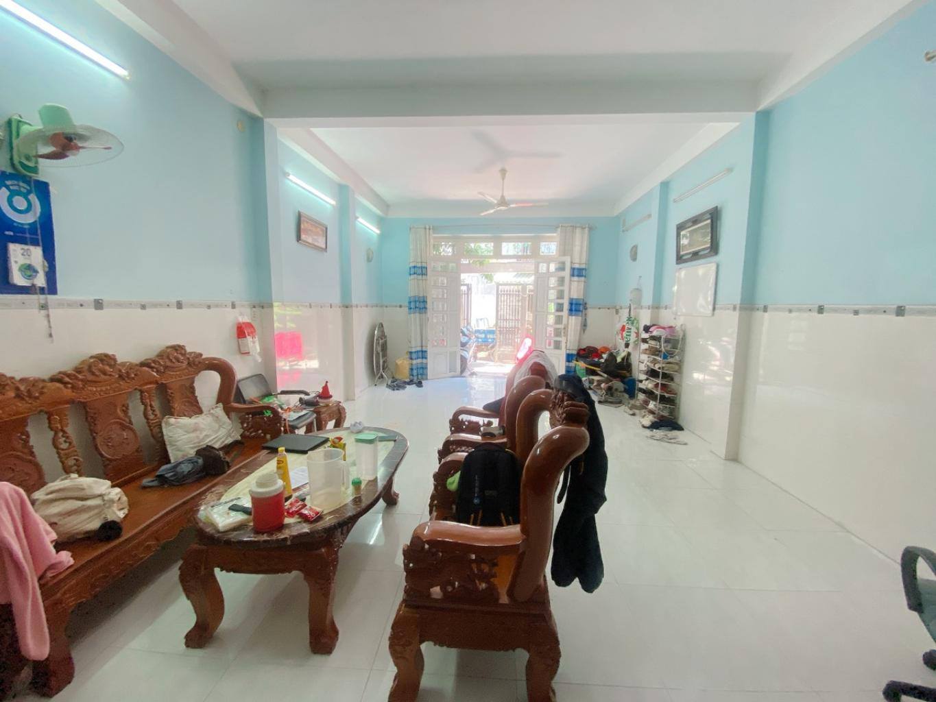 Nhà 3 tầng đẹp, hẻm 687 Lạc Long Quân, Tân Bình, xe hơi đỗ cửa, nở hậu tài lộc