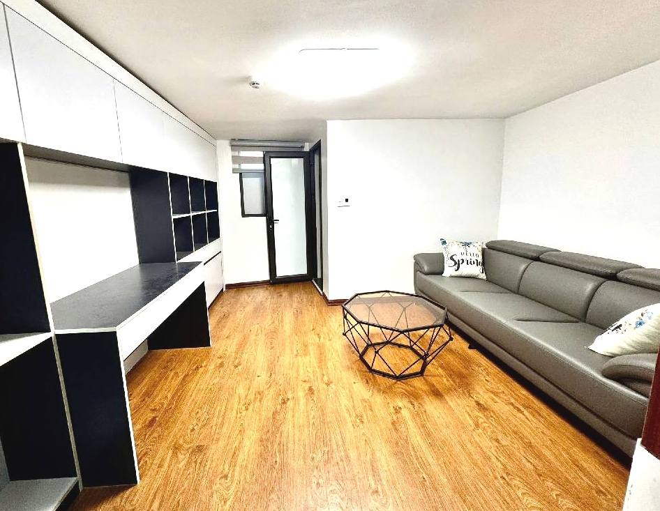 Nhà Giải Phóng ngõ nông ba gác đỗ cửa, 2 ngoặt ra phố, 5 tầng 6 phòng ngủ, đầu tư là lời ngay