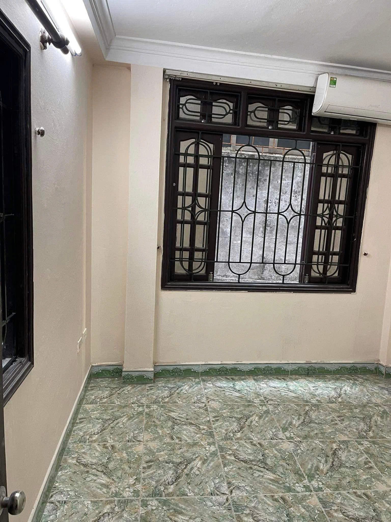 Cho thuê nhà 5 tầng, diện tích 22m2 tại ngõ 1 Bùi Xương Trạch