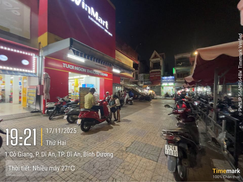 Nhà Dĩ An sổ hồng riêng, 3 phòng ngủ, sát chợ, giá hời cho dân mê ẩm thực