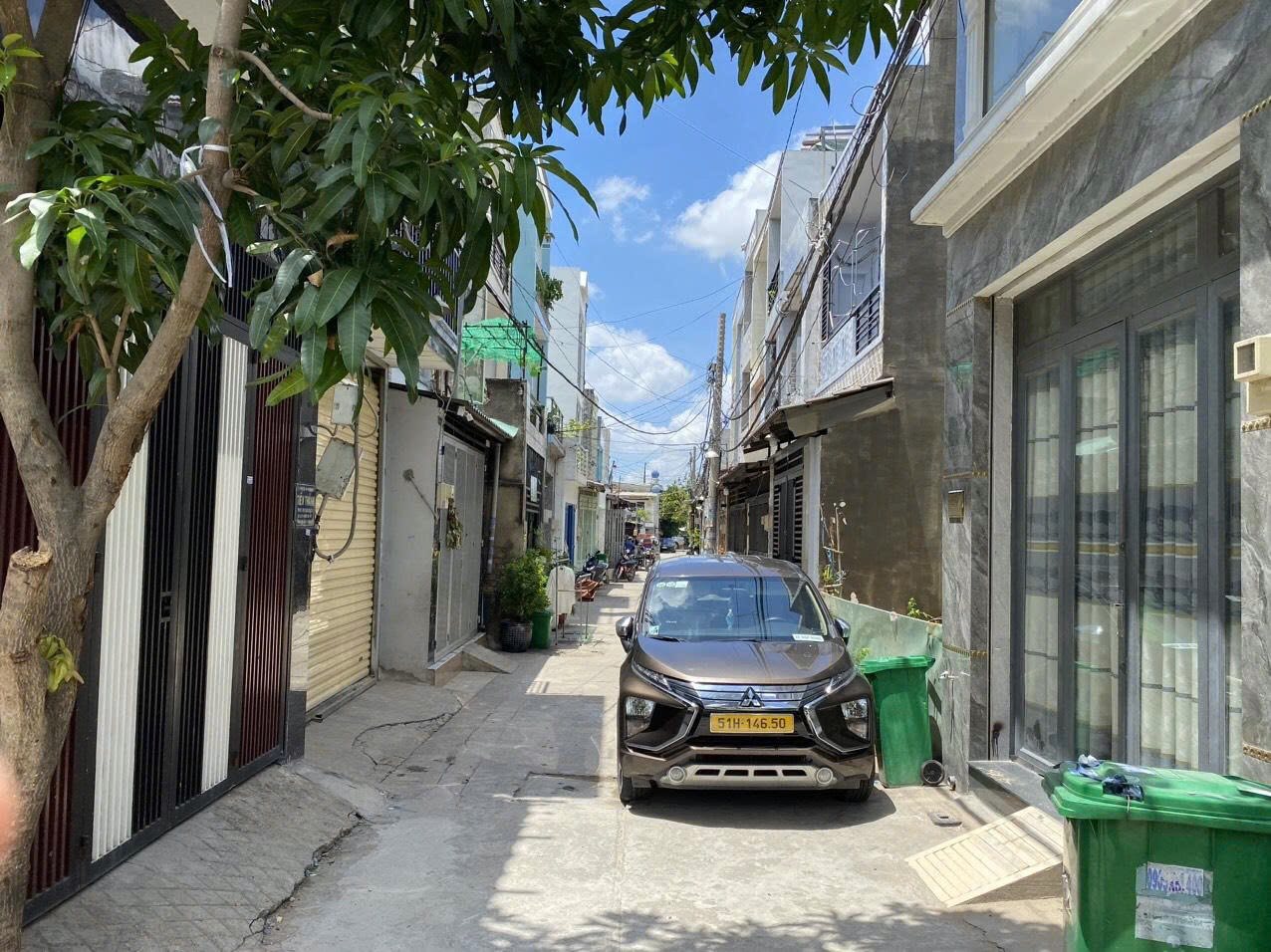 Cho thuê nhà hẻm xe hơi đường 18B, Phường Bình Hưng Hòa A, Quận Bình Tân