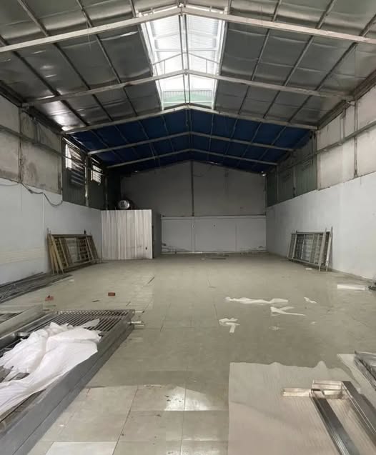 Kho xưởng 580m2 xịn sò, đường xe lớn, giá iu thương