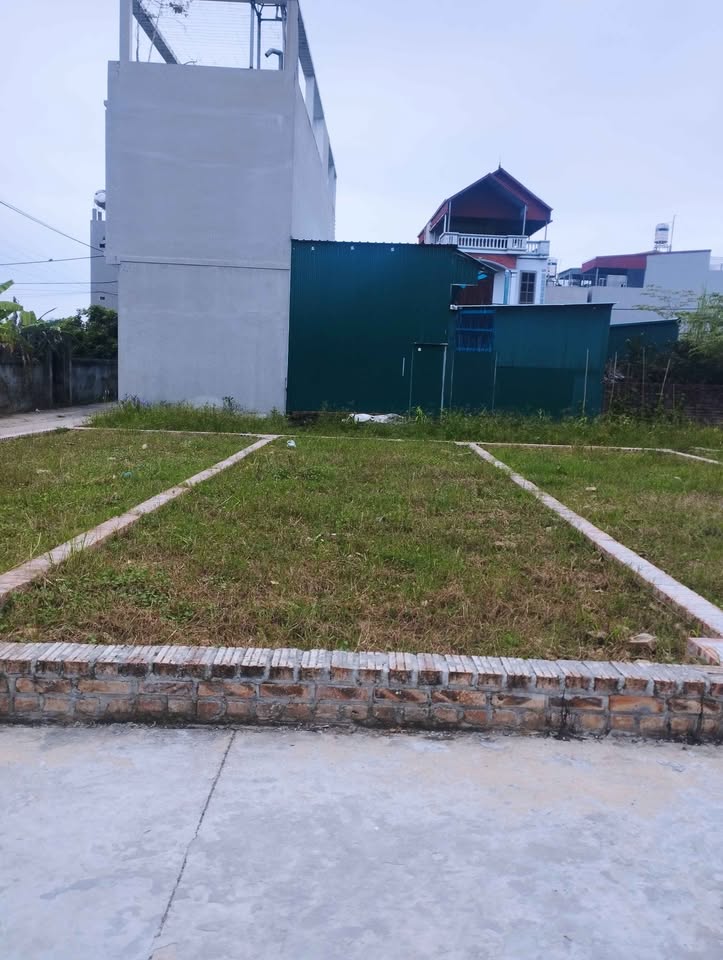 Đất vàng Mê Linh - Ô tô tránh, view công viên, giá nhỉnh 4 tỷ - Đầu tư là lụm