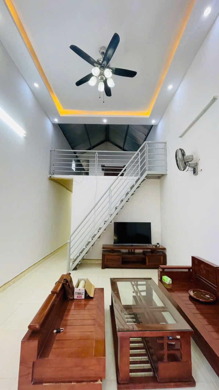 Nhà cấp 4 có gác xép siêu xinh đang chờ chủ mới đây ạ