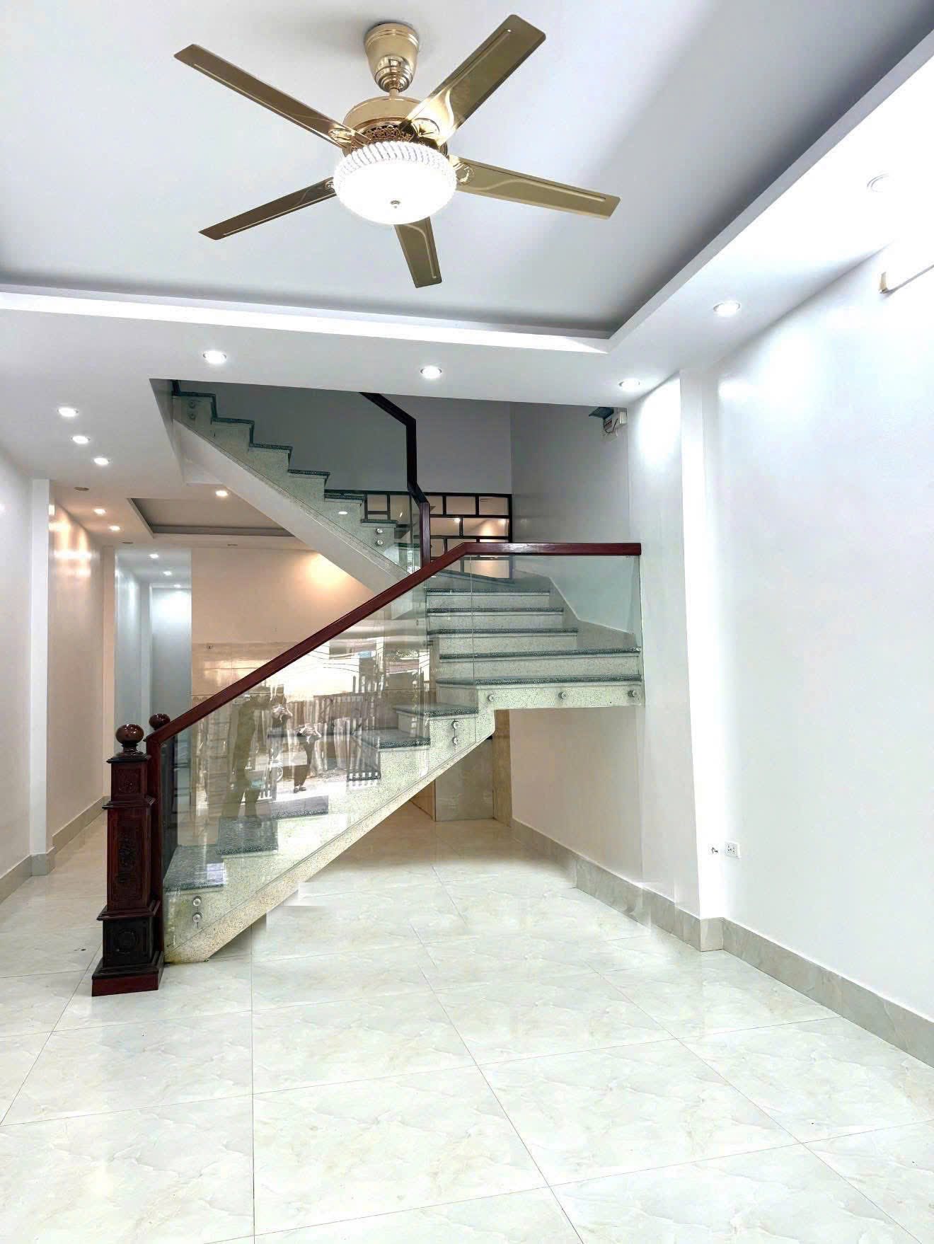 Nhà phố Muối Lạng Sơn trung tâm đắc địa, 92m², 3 tầng thơ mộng