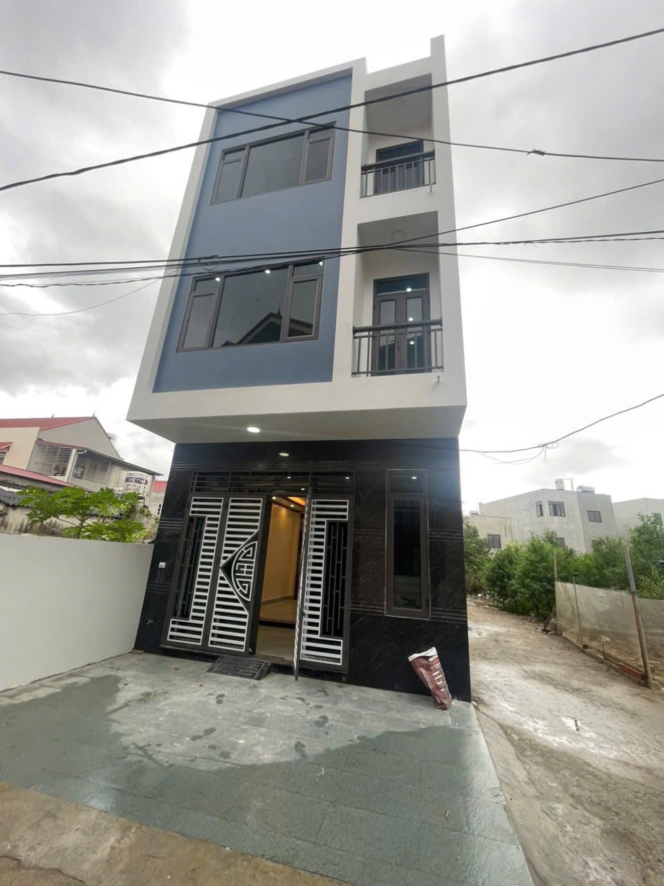 Siêu phẩm nhà 2 tầng kiên cố, tọa lạc tại vị trí đắc địa cách Viettel Mai Pha chỉ 80m