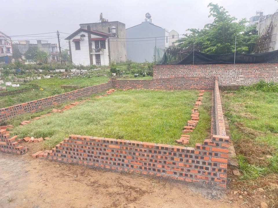 Đất thổ cư Quang Minh, hướng Đông đón lộc, giá chỉ hơn 2 tỷ