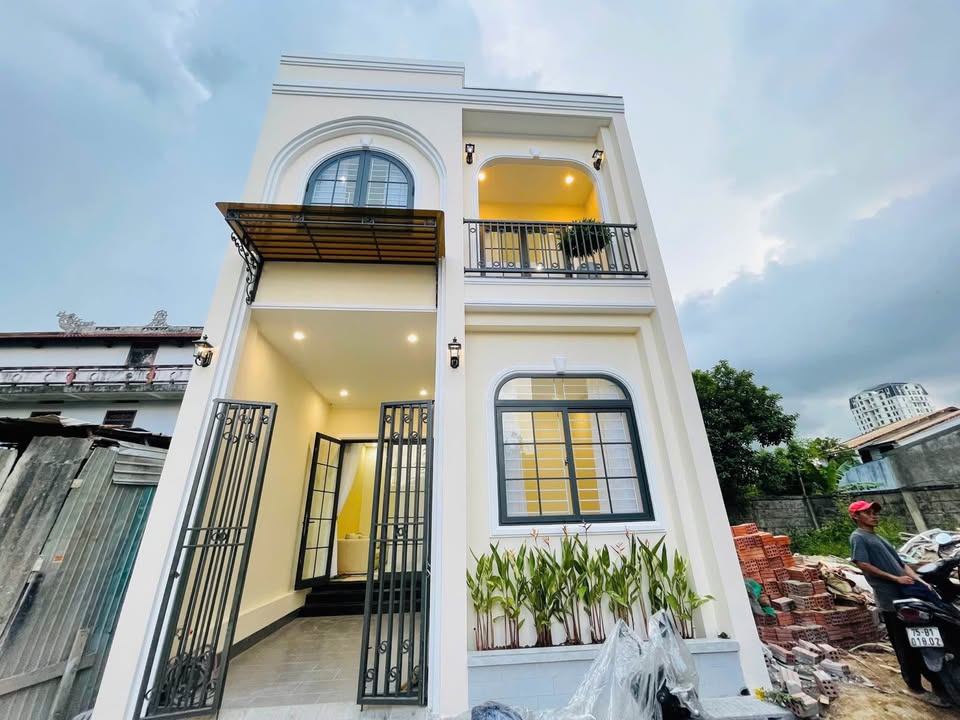 Nhà 2 tầng xây chắc chắn, diện tích 60m2 tại Hoàng Quốc Việt, Thừa Thiên Huế đang chờ chủ mới