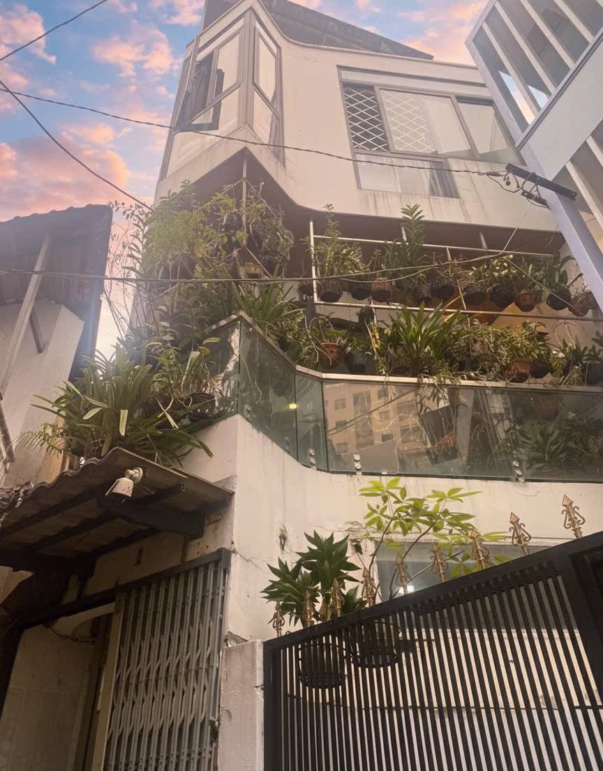 Nhà mới đẹp, vị trí vàng trung tâm Quận 10 - Cơ hội an cư lý tưởng