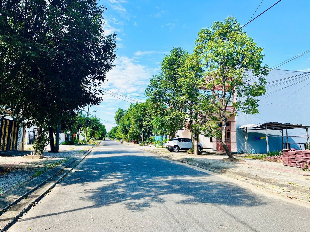 Bán đất thổ cư 138m2 cạnh Đại học FPT, đường 7,5m, hướng Đông, giá 4,25 tỷ