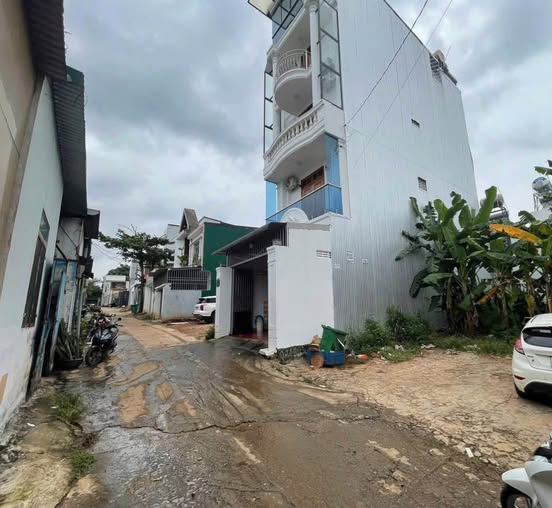 Đất trung tâm Đắk Lắk, 4m x 18m, sổ hồng riêng, giá tốt