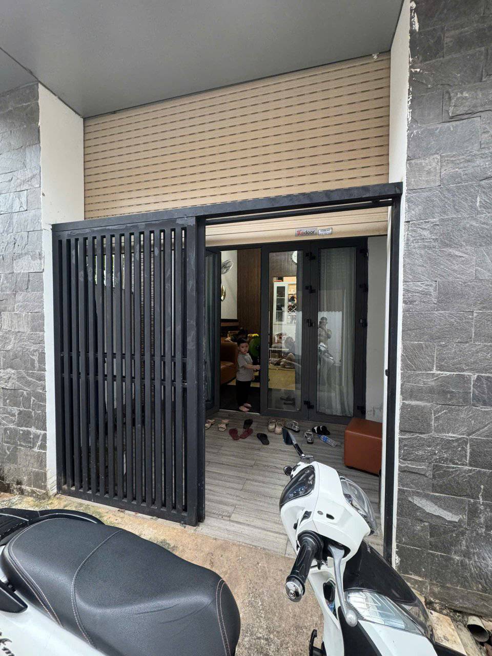 Nhà mê lửng hiện đại, hẻm thông 48 Nơ Trang Long, 4x16m - 2.58 tỷ