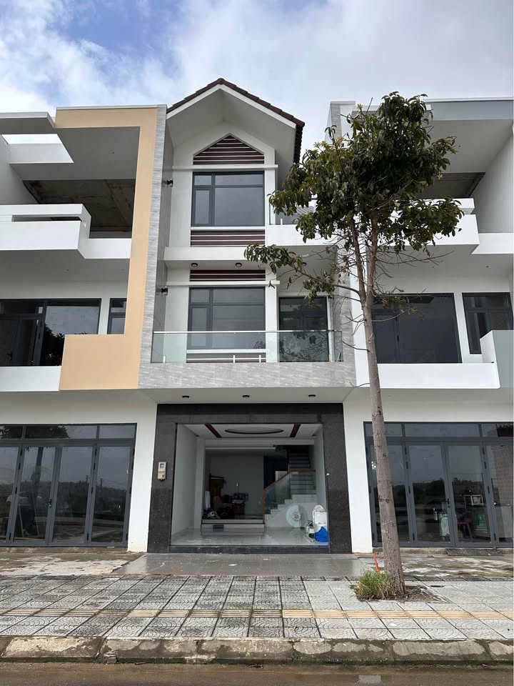 Nhà 3 tầng trung tâm Đà Nẵng - Mặt tiền Quốc Lộ 1A - Đối diện GO! - Giá hời 4 tỷ