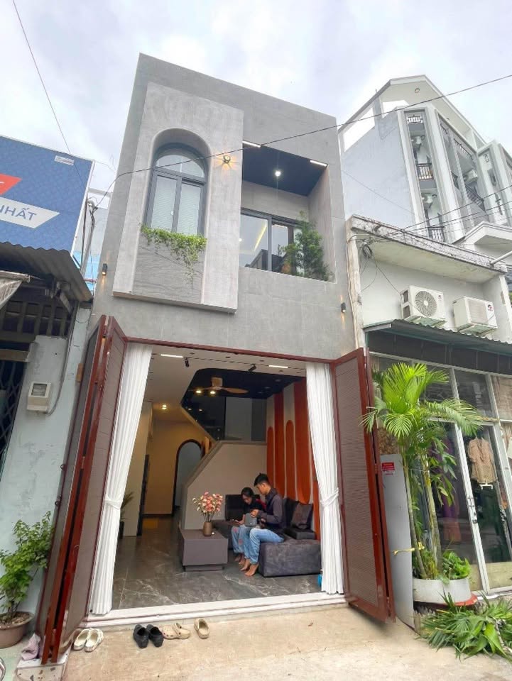 Siêu phẩm Phạm Văn Chiêu nhỉnh 5 tỷ sở hữu nhà 2 tầng, 3 phòng ngủ, hẻm xe tải thông, tiện kinh doanh