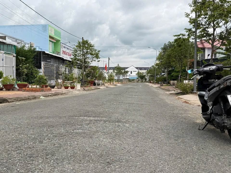 Bán nền 5m x 29.5m hướng Tây Bắc, đối diện DIC Victory City, Cần Thơ