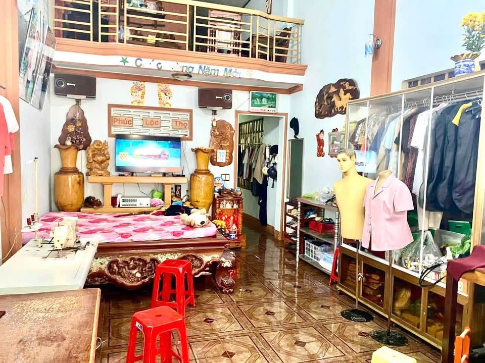 Nhà mặt tiền chợ Eatam, kinh doanh đỉnh cao, giá hời