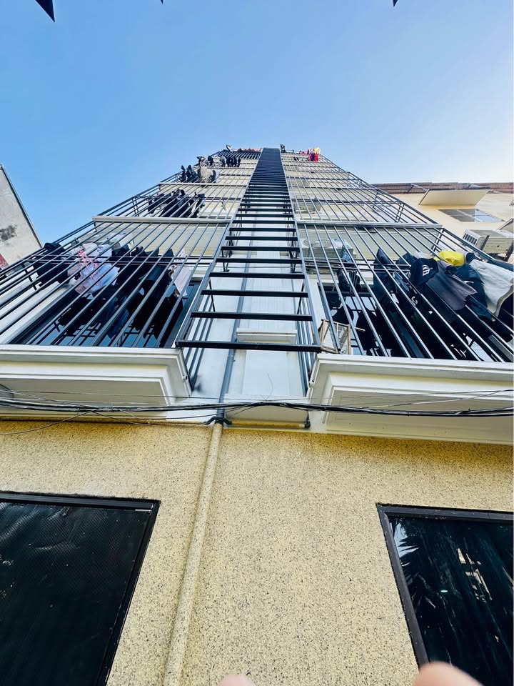 Bán gấp chung cư mini 45m² Cầu Giấy, 12 phòng khép kín, full nội thất, dòng tiền ổn định