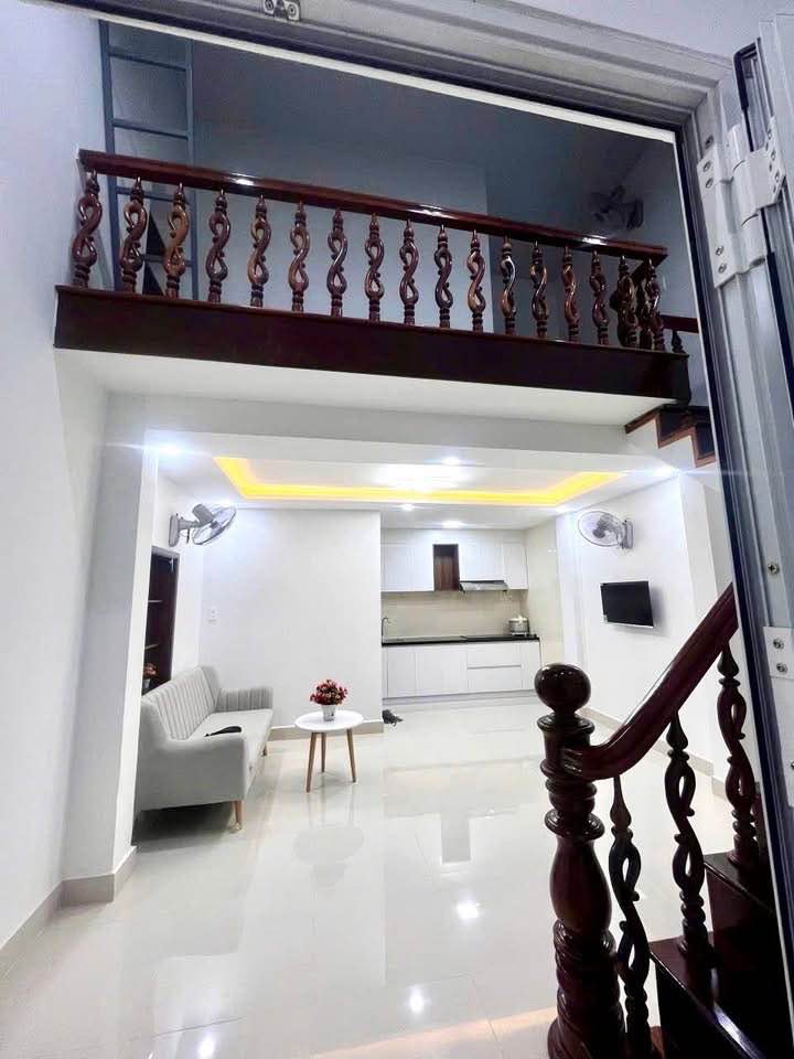 Nhà gác đúc 2 tầng 36.3m² nở hậu, 2 phòng ngủ, gần Aeon Mall Đà Nẵng