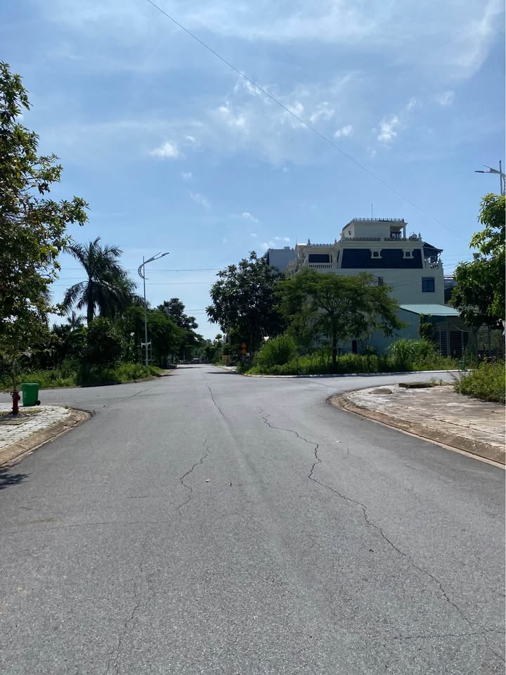 Cặp đôi liền kề 2 mặt tiền Móng Cái, phong thủy vượng khí