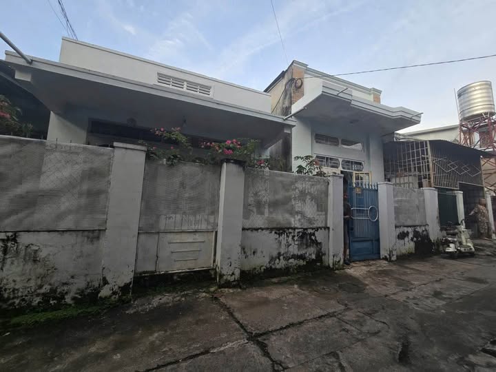 Đất đẹp tặng nhà cấp 4 đường Ngô Mây, gần chợ - Giá tốt!