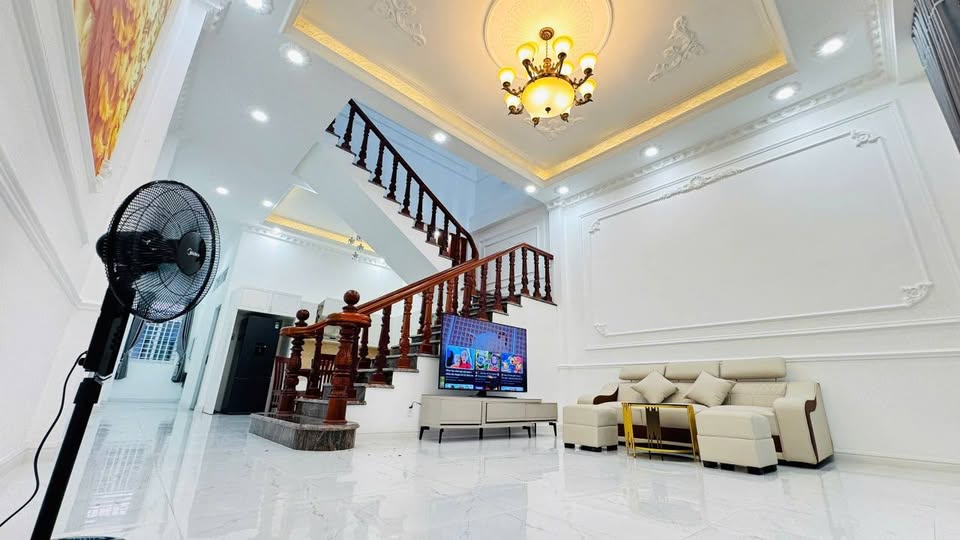 Cho thuê nhà 1 trệt 1 lầu full nội thất tại Phường 7, Bến Tre