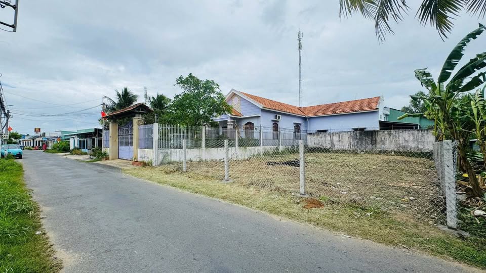Bán đất mặt tiền đường Nguyễn Văn Trung, Phường 8, Bến Tre - 248.8m2