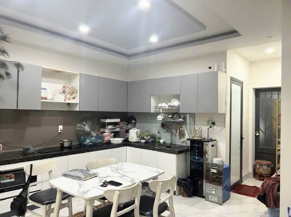 Nhà mặt tiền 3 tầng Tôn Đản, Đà Nẵng 107m², ngang 6m, giá tốt