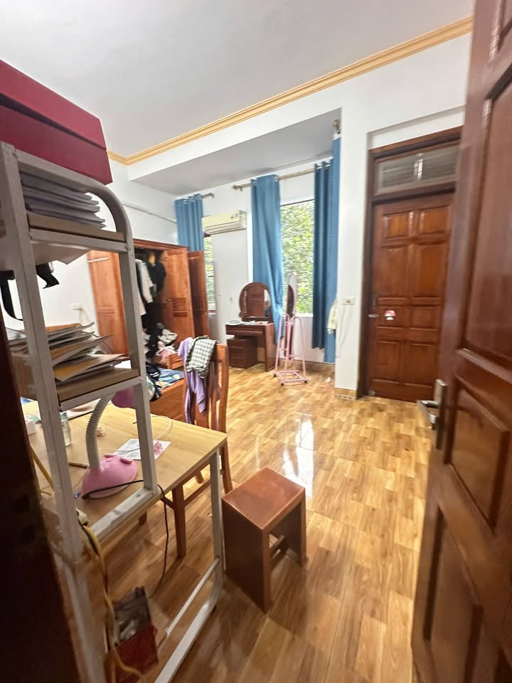 Nhà 3 tầng 100m2 Vĩnh Yên 4 ngủ, sân ô tô, gần công viên - Giá hời