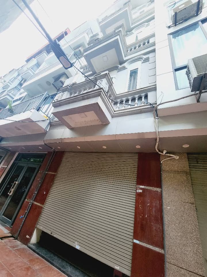 Nhà 4 tầng đẹp phố Tứ Liên, Tây Hồ full nội thất, sổ vuông vắn