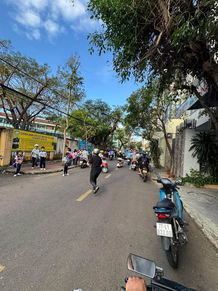 Mặt tiền vàng Chế Lan Viên kinh doanh bất tận, giá hời như mơ