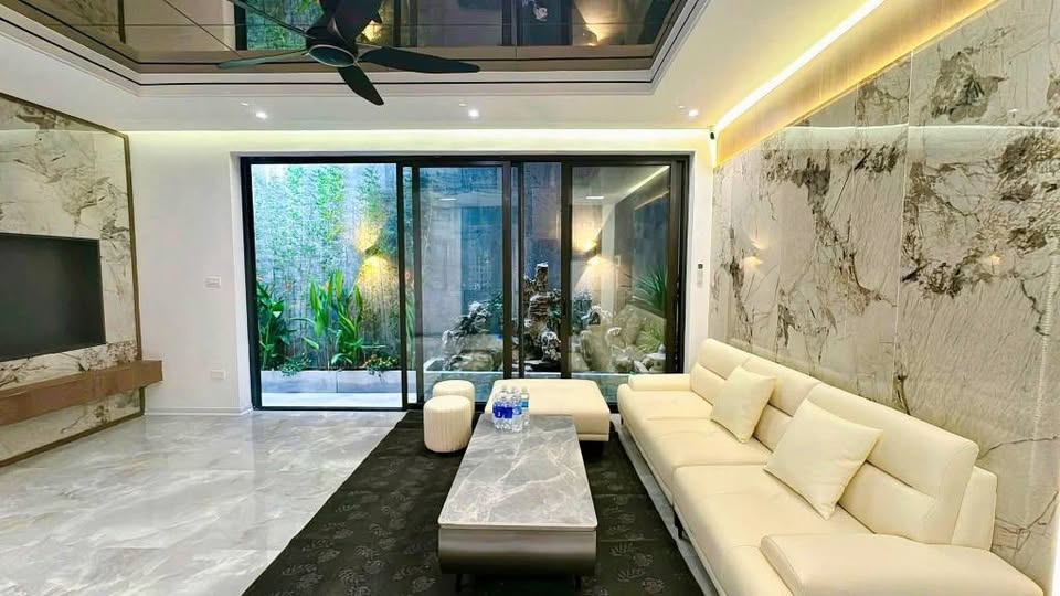 Nhà 6 tầng thang máy Hoàng Văn Thái đẹp mê ly, sẵn sàng dọn vào ở