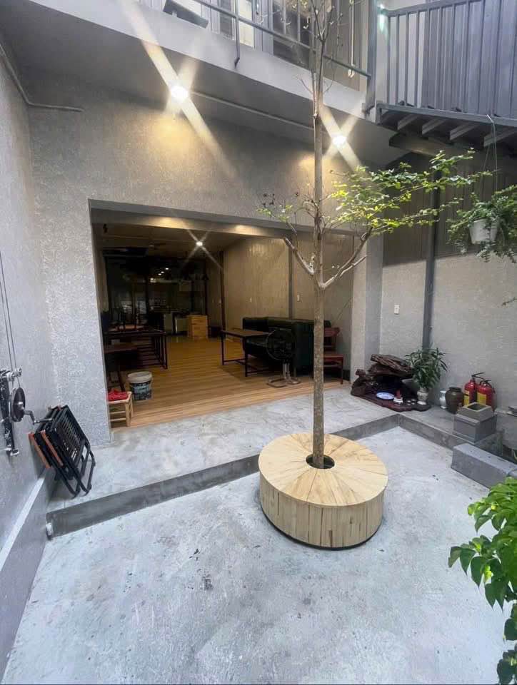 Nhà mặt tiền Hoàng Văn Thụ - Vị trí vàng kinh doanh sầm uất