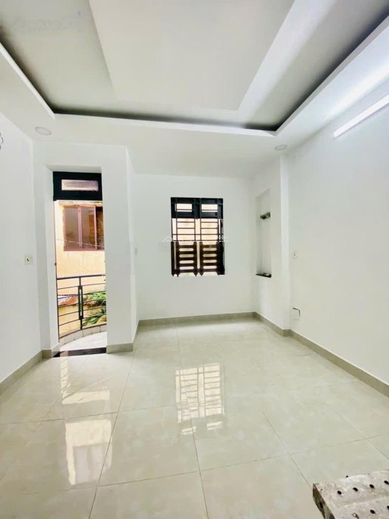 Bán nhà trung tâm quận 1, DTSD 90m2, Nguyễn Văn Cừ, nhỉnh 6đ