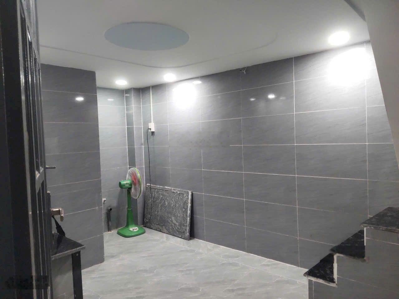 Bán nhà 2 lầu: 1.65 tỷ SHR / Thành Mỹ, P8, Q. Tân Bình 2PN + 2WC