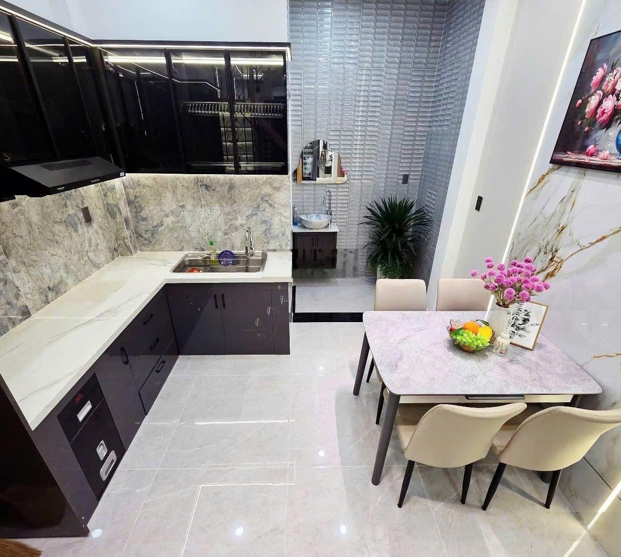 Cần bán nhà 2 tầng hẻm xe hơi 5m Phan Huy Ích (3,5x9m) - Đầy đủ nội thất 2PN 2WC nhận nhà ngay