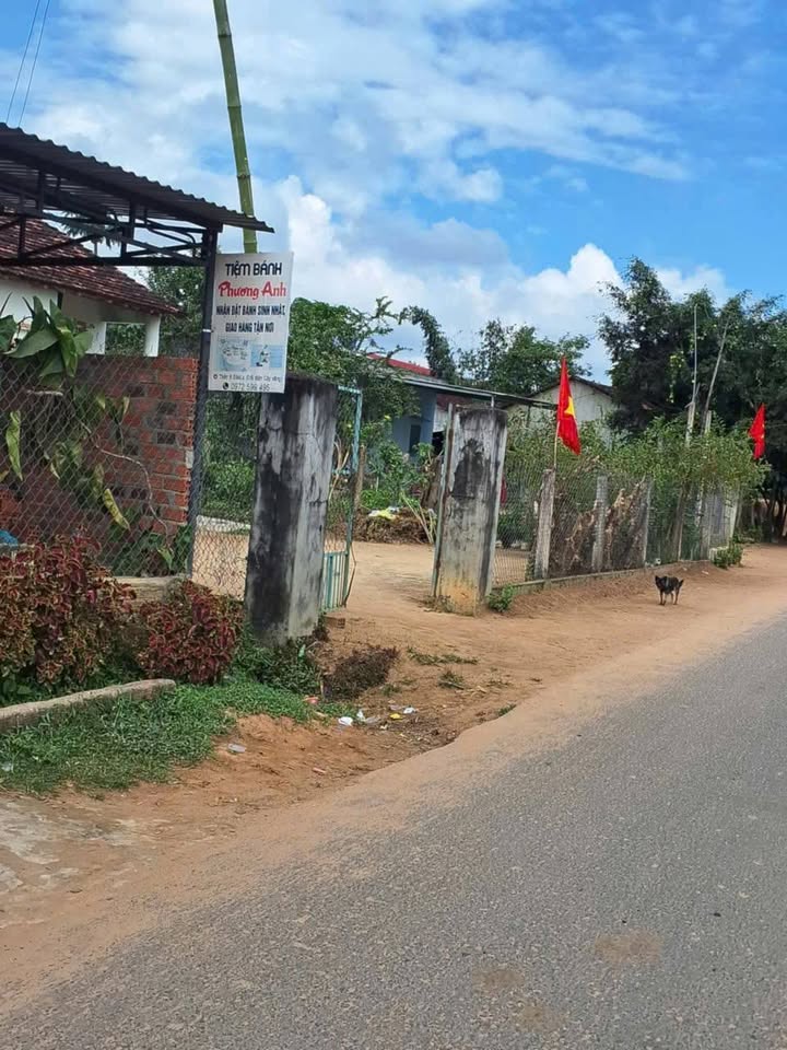 Bán đất hai mặt tiền tại Đăk Hà, Kon Tum hu dân cư đông đúc, kinh doanh tốt