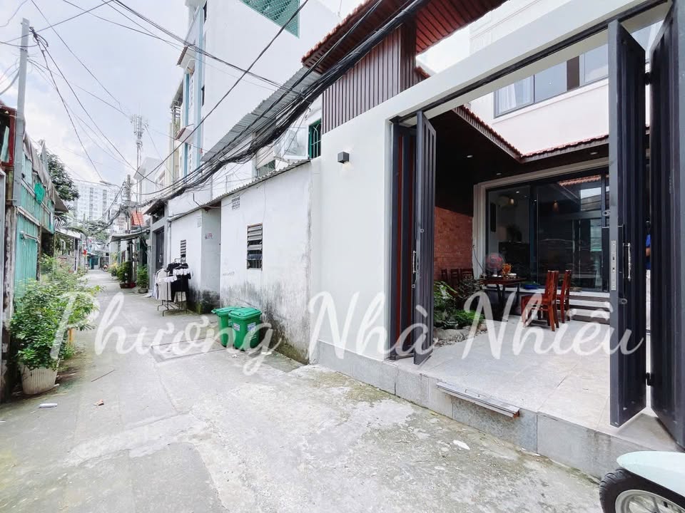 Nhà mặt tiền 4 tầng, sân vườn chill cạnh Lotte Mart Quận 7