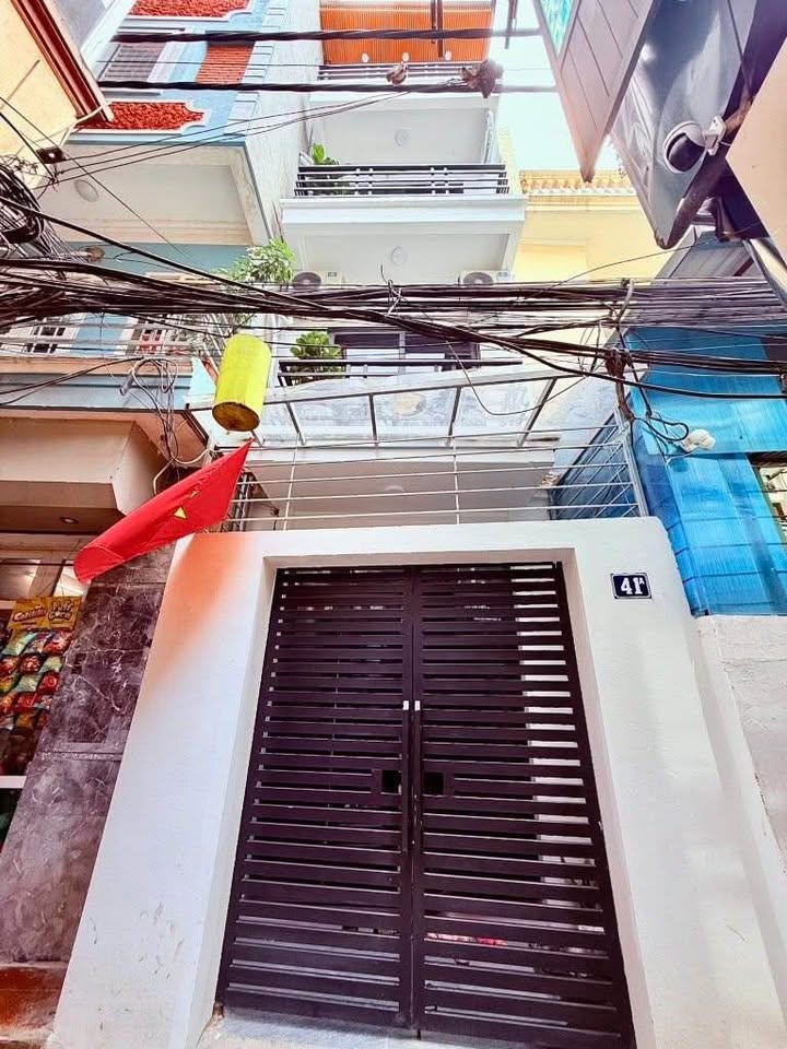 Nhà Đống Đa 41m², 4 tầng, mặt ngõ đẹp, giá 8,8 tỷ