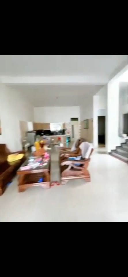 Bán nhà 2 tầng đẹp, 195m2, mặt tiền 9m, 5 phòng ngủ tại Uông Bí