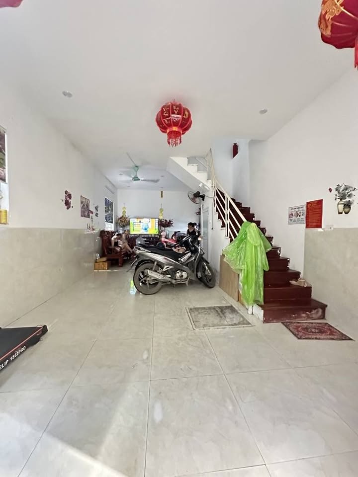 Nhà 40m² 4 tầng mặt tiền Hồ Tùng Mậu - Giá 7.8 tỷ - Cơ hội vàng cho thuê và đầu tư