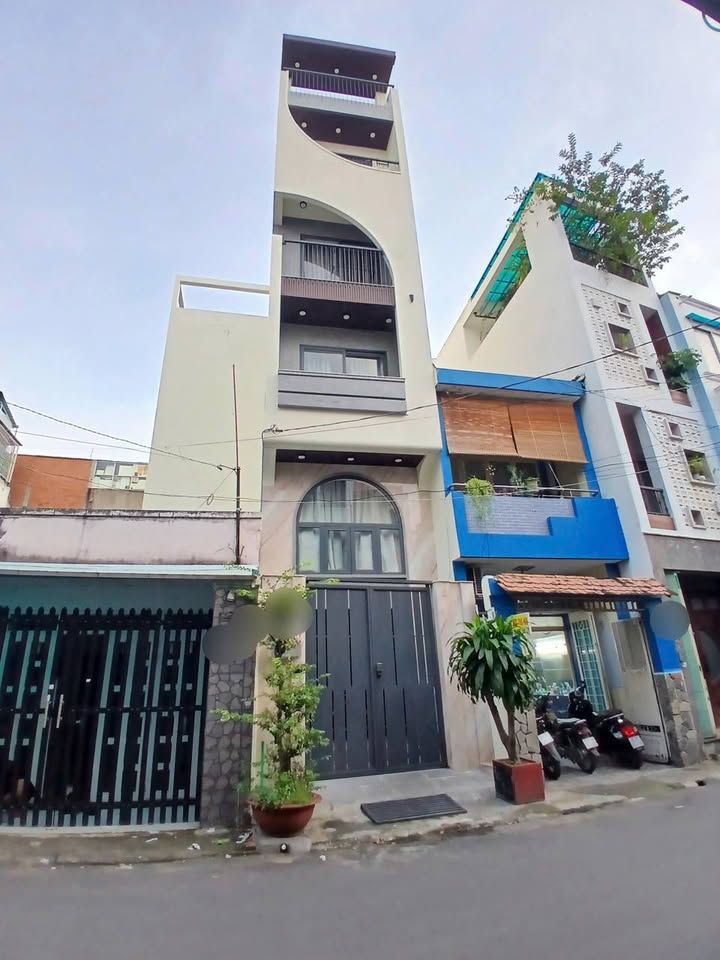 Siêu phẩm căn hộ dịch vụ xây mới tinh 6 tầng, 81m2