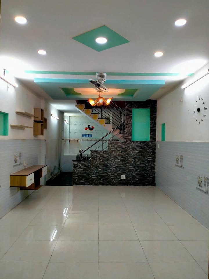 Nhà 1 lầu 3 phòng ngủ hẻm 4m Bình Chánh