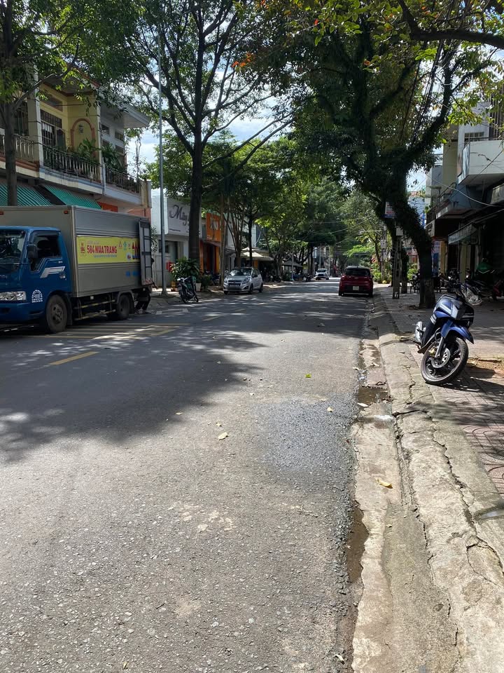 Mặt tiền Nguyễn Đức Cảnh, kinh doanh đỉnh cao, giá hời