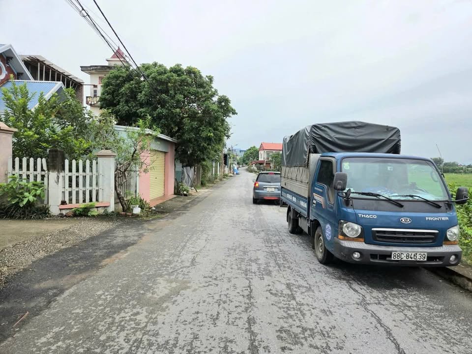 Đất view hồ Tam Đảo 100m2 vuông đẹp, hơn 600 củ, ai muốn làm giàu thì nhào vô