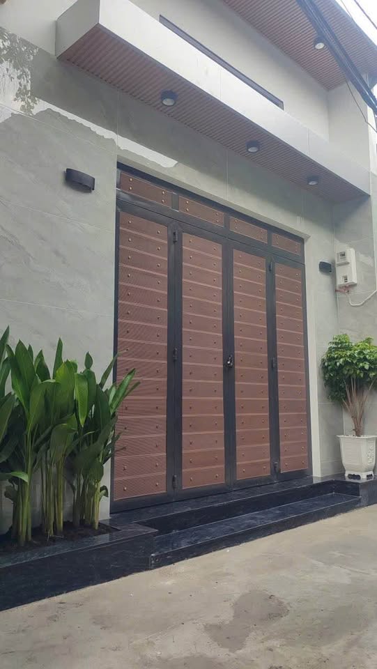 Bán nhà 3,35 tỷ, 5m x 8m, 2 phòng ngủ, gần Đại Học Giao Thông Vận Tải, Hóc Môn