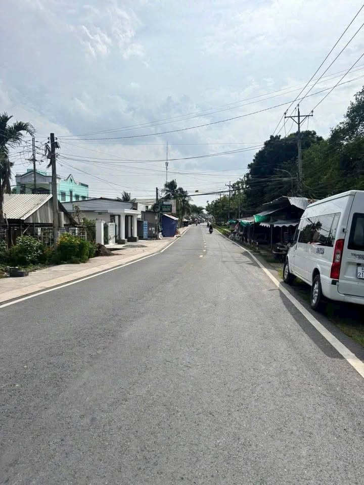 Siêu phẩm đất mặt tiền đường nhựa Lạc Long Quân, Mỹ Thạnh An, Bến Tre